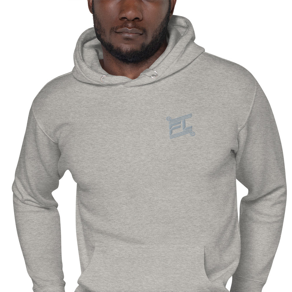 FL-FIT Ignite hoodie M2580 gris clair, mockup zoomed-in torse, logo gris brodé, fond blanc
