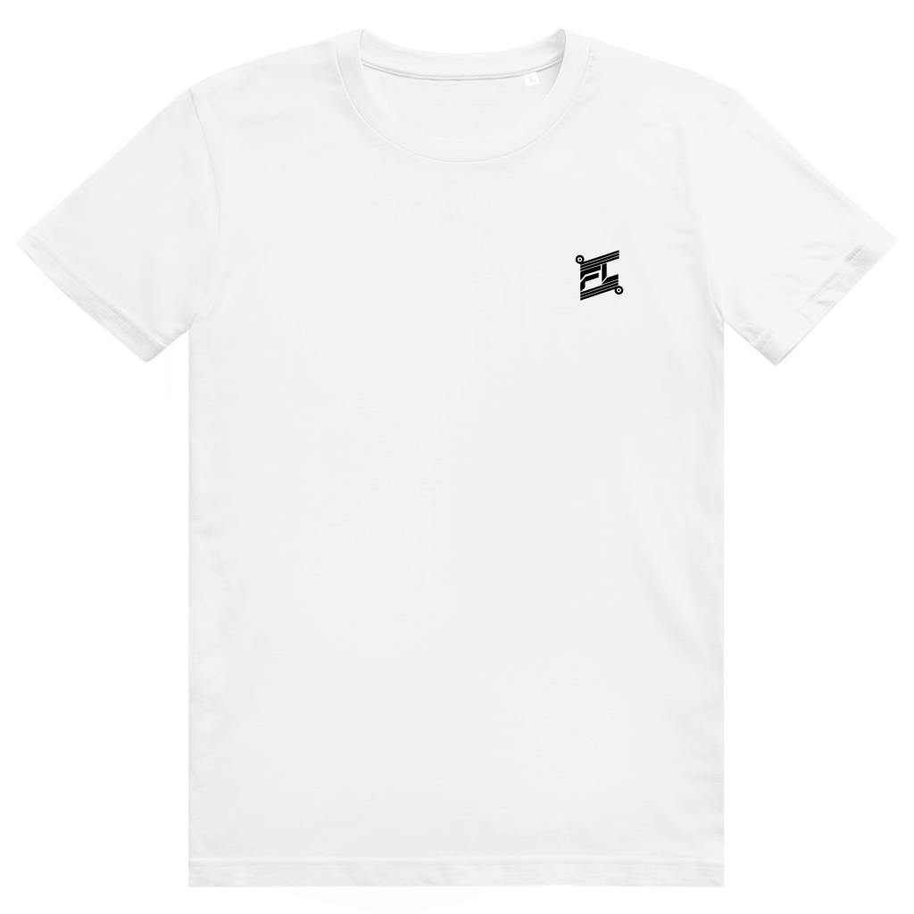 T-shirt streetwear blanc, coupe classique. Face avant minimaliste avec un logo noir discret imprimé sur la poitrine, conçu pour contraster avec un dos graphique.
