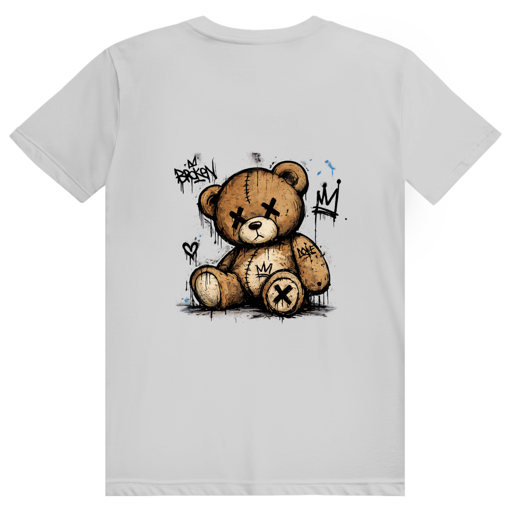 T-shirt streetwear gris bruyere, coupe classique. Face avant minimaliste avec un logo noir discret imprimé sur la poitrine, conçu pour contraster avec un dos graphique.