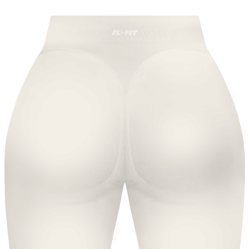 Short gainant femme FL-FIT blanc vue de dos, taille haute, compression moyenne, ceinture large, finitions plates anti-frottement, logo FL-FIT orange brodé au bas du dos centré, fond blanc