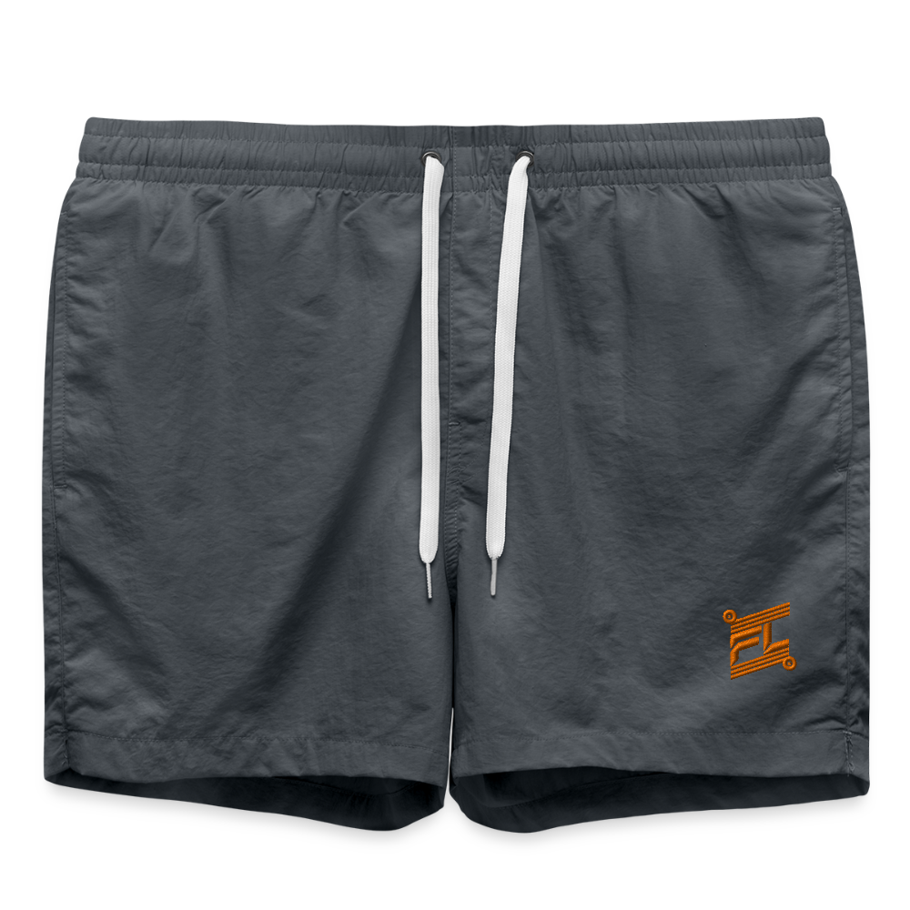 Short de bain homme FL-FIT charbon vue de face à plat, taille élastiquée, logo FL-FIT orange brodé sur la cuisse gauche, fond blanc
