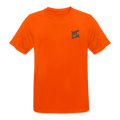 T-shirt respirant homme orange néon porté mannequin vue de face, col rond, coupe classique, graphique "DREAM GRIND REPEAT FL-FIT" imprimé sur la poitrine, fond blanc
