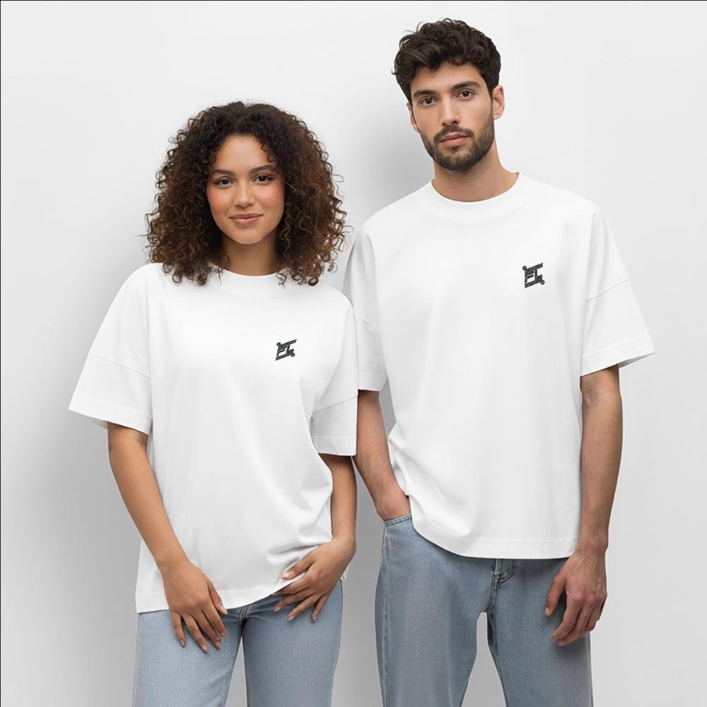 Couple homme femme portant un t-shirt blanc coupe oversize avec logo FL  noir