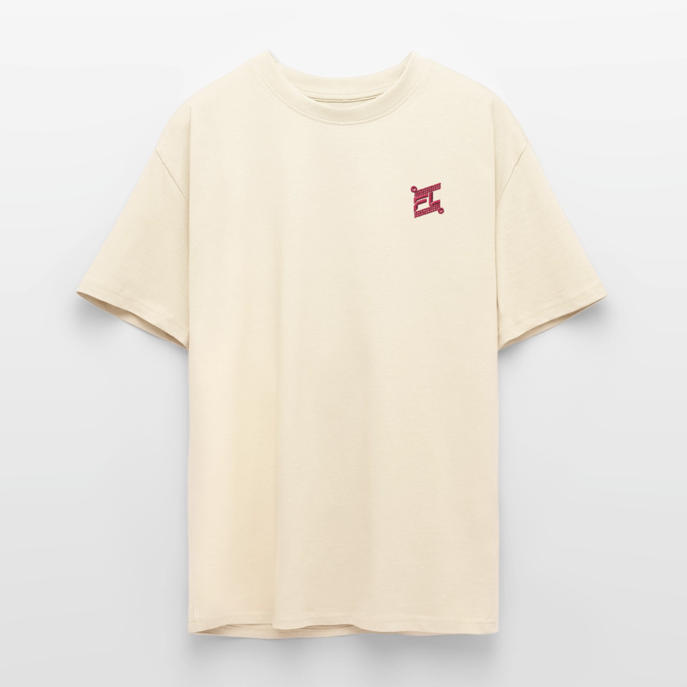 face avant d'un t-shirt unisexe oversize couleur crème de la marque FL-FIT avec le logo rouge brodé pour un look décontracté 