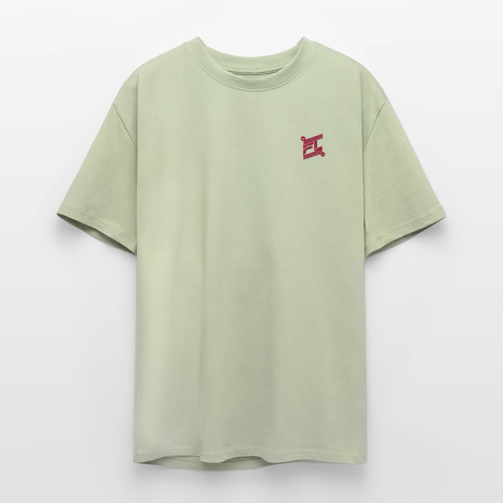 face avant d'un t-shirt unisexe oversize couleur vert sauge de la marque FL-FIT avec le logo rouge brodé pour un look décontracté 