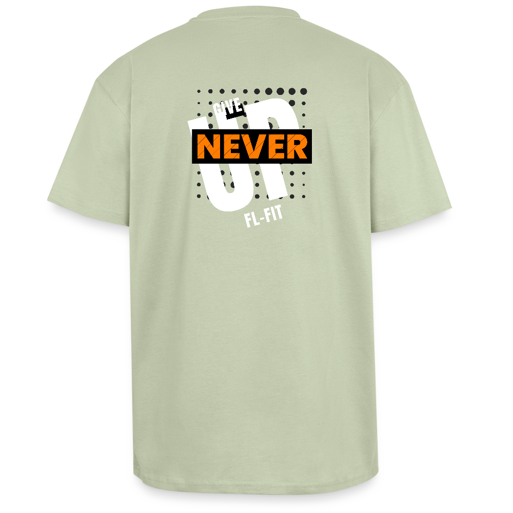 Dos d'un T-shirt ICONIC oversize epais - vert sauge léger avec noté never give up FL-FIT 
